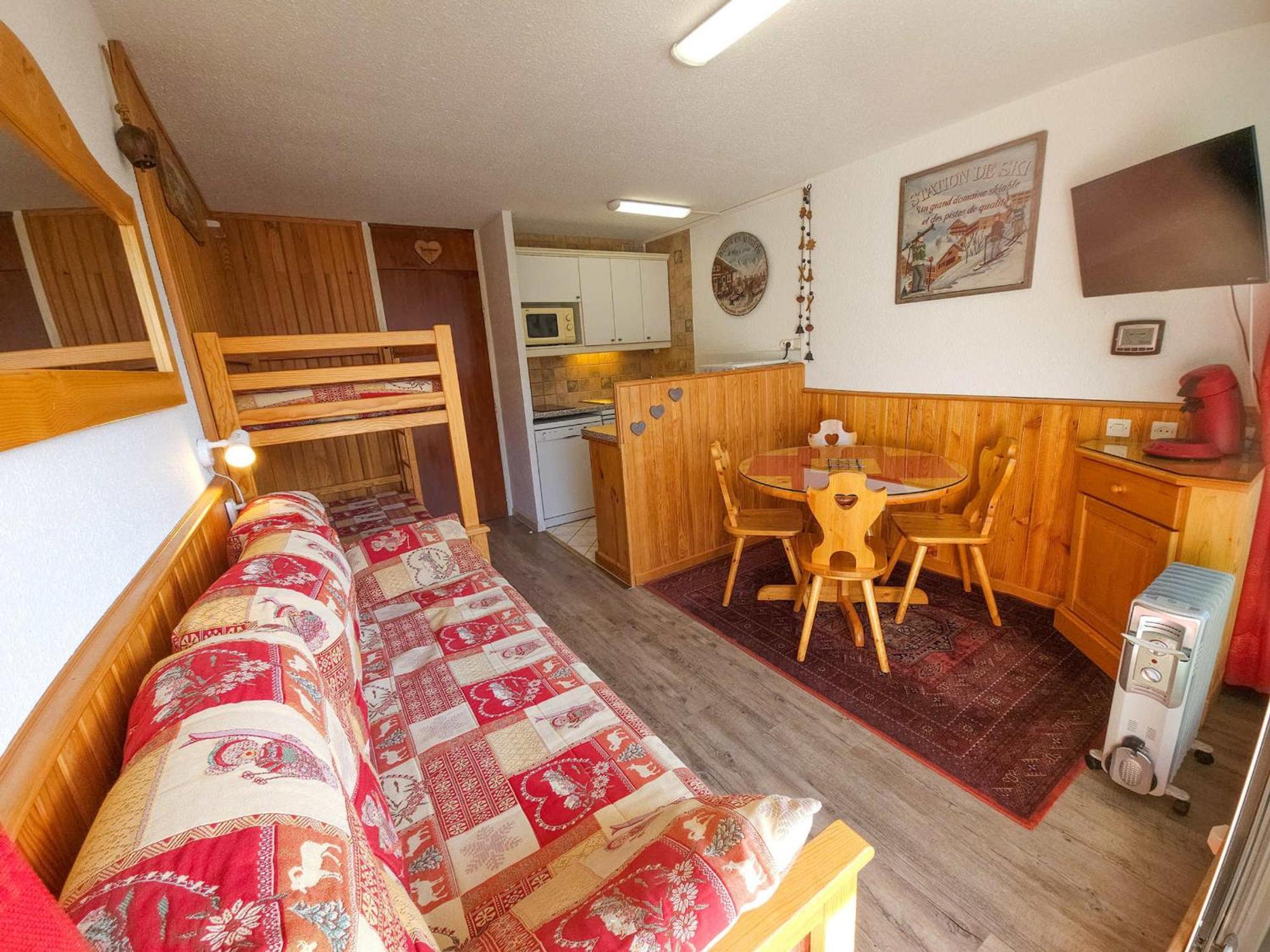 Confortable Aux Menuires, Skis Aux Pieds, Balcon Sud-ouest, Services Disponibles - Fr-1-452-100